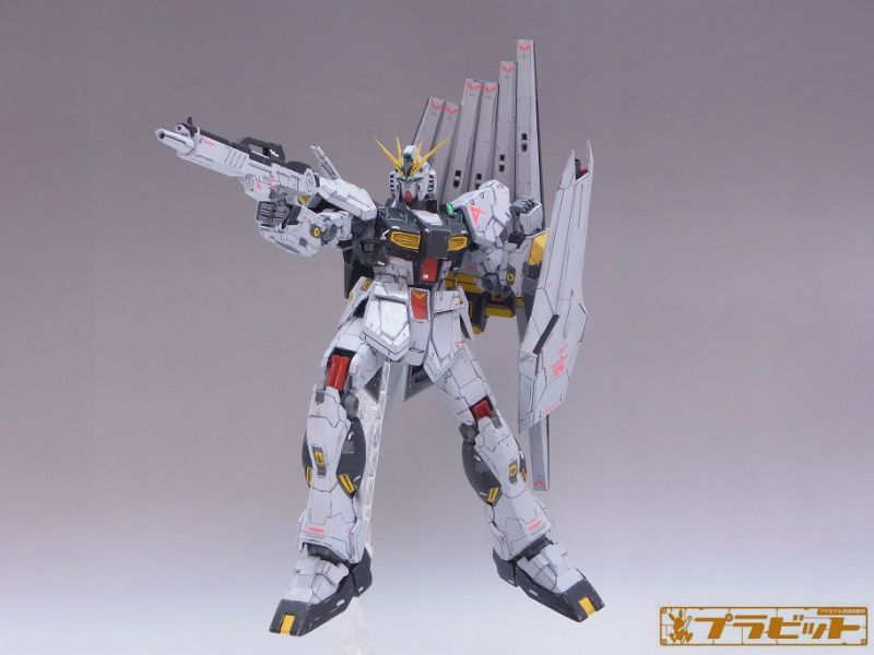 MG 1/100 RX-93 νガンダム Ver.ka 完成品(ウェザリング塗装））