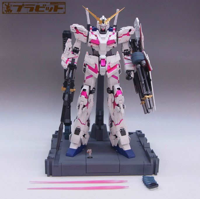 PG フルアーマーユニコーンガンダム［LED組込済］（ガンプラ完成品）-