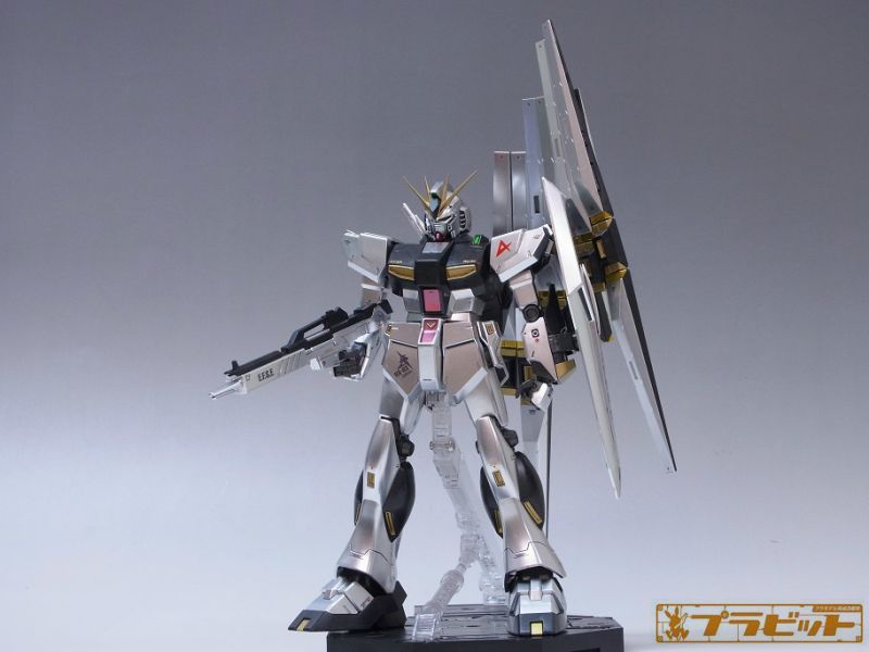 1 100 Rx 93 Nガンダム メタリックコーティングバージョン 完成品 素組