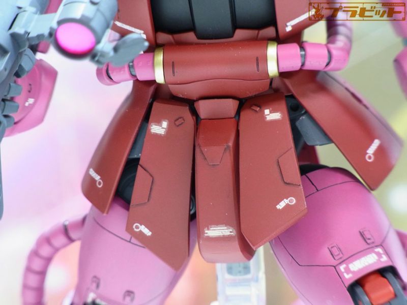 正規品特価MG 1/100 シャア専用ザクⅡ　完成品　改修　MS-06S ZAKUⅡ ガンプラ　ジオン　ガンダム 完成品