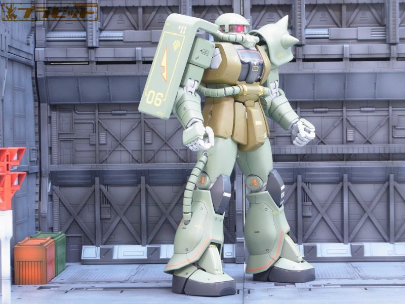 MG 1/100 MS-06J ザク Ver.2.0 リアルタイプカラー（全塗装）