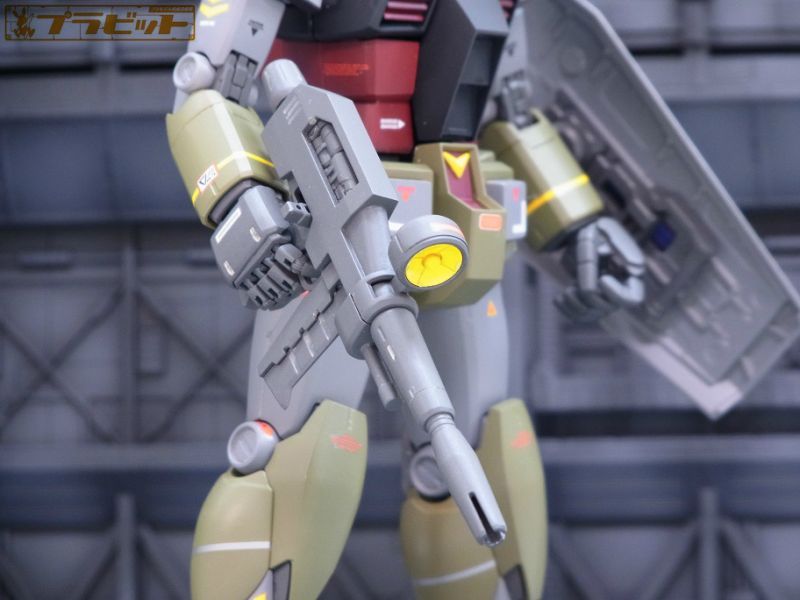 MG 1/100 RX-78-2 ガンダム Ver.2.0 リアルタイプカラー完成品(全塗装）