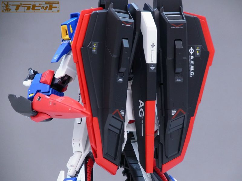 MG 1/100 Zガンダム Ver.2.0 完成品(全塗装）プロモデラー製作品